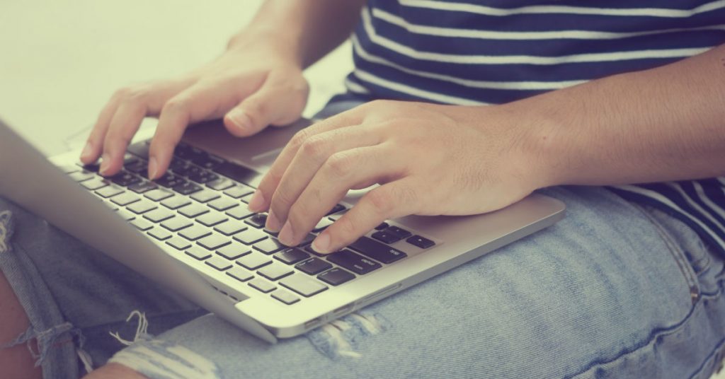 Addressing Social Issues In The Home Teens Spending Too Much Time Online