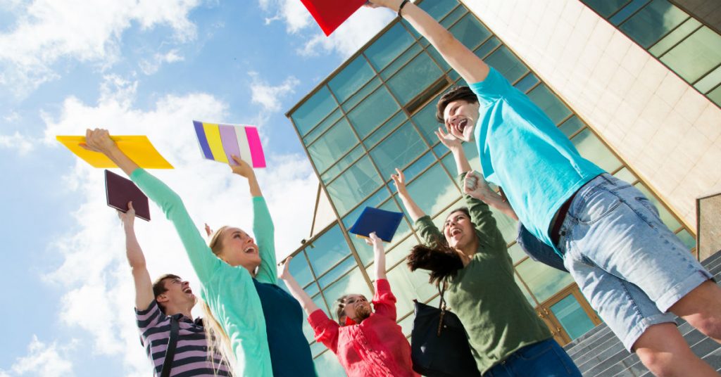 How Impulse Control Is Vital In Your Teens Social & Professional Life